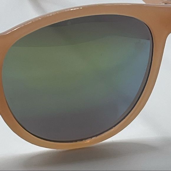 Translucent Pink Frames with Mirrored Lenses - Picture 7 of 8